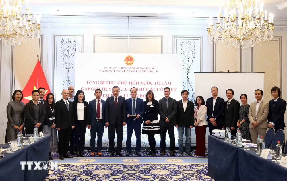 Tổng Bí thư, Chủ tịch nước Tô Lâm gặp gỡ đại diện chuyên gia, trí thức người Việt tại Bỉ và Luxembourg- Ảnh 4.